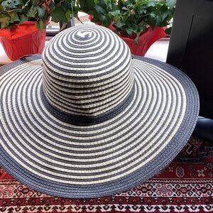 Striped Black and White Women's Sun Hat